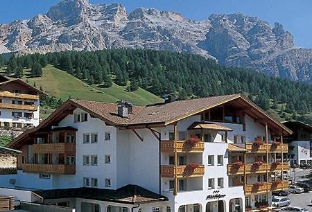 Hotel Falzares San Cassiano  Ngoại thất bức ảnh