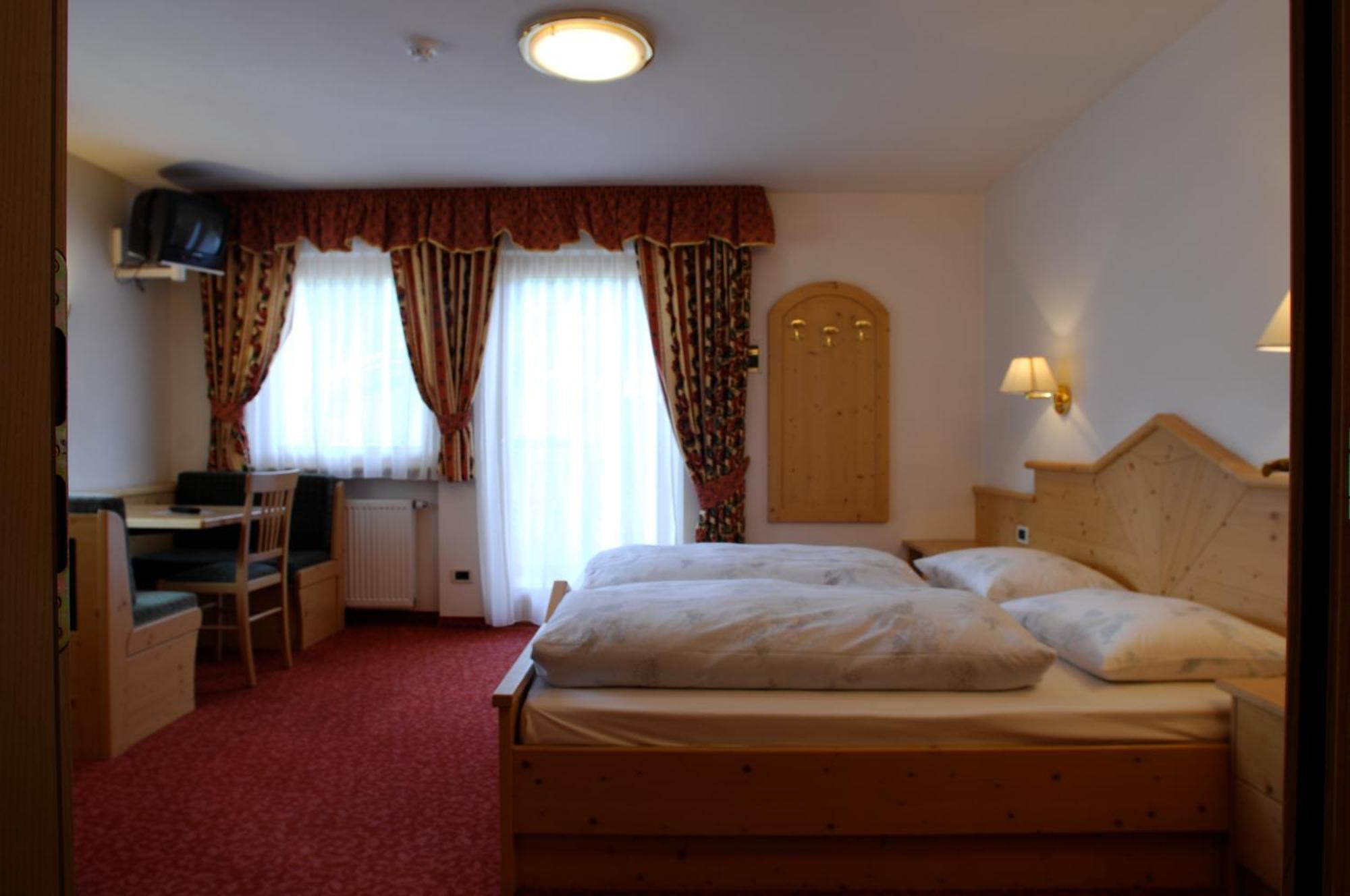 Hotel Falzares San Cassiano  Ngoại thất bức ảnh