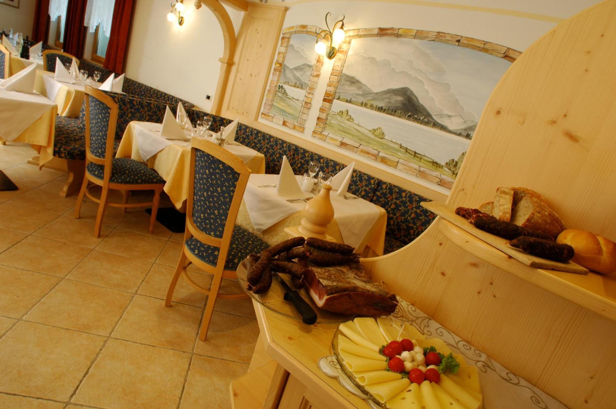 Hotel Falzares San Cassiano  Ngoại thất bức ảnh