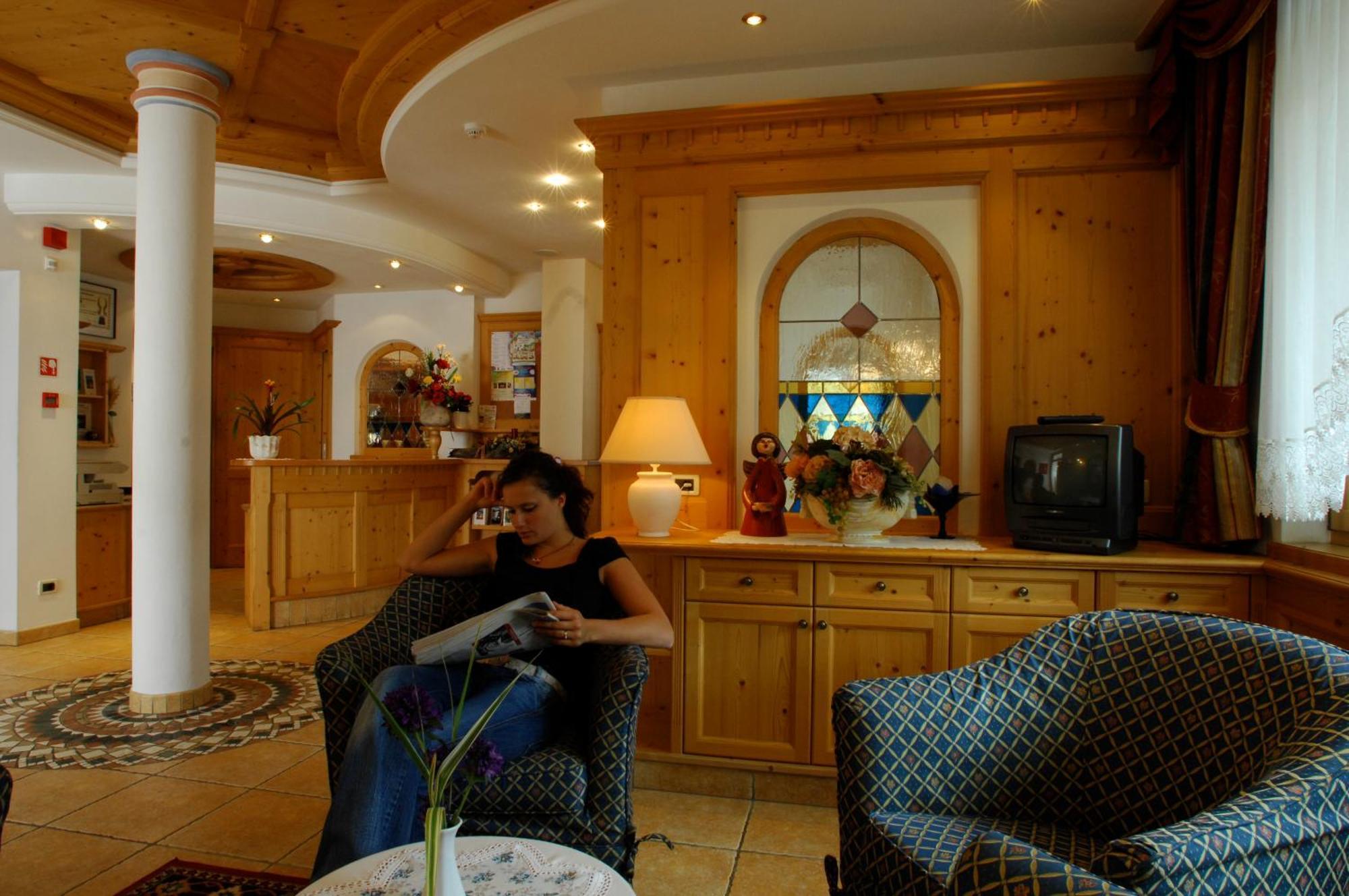 Hotel Falzares San Cassiano  Ngoại thất bức ảnh